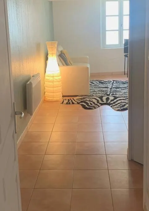 Studio Cosy Avec Deux Velos Coeur De Ville Hyeres France